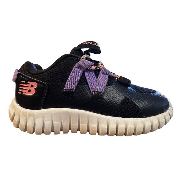 New Balance Kids Sneakers in Black and Purple - Picture 5 of 13